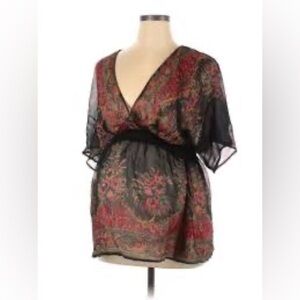 Plus size maternity top